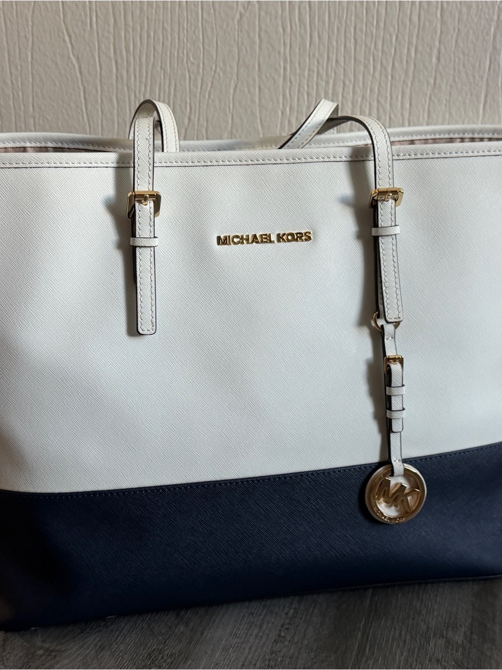 MICHAEL KORS White and Navy Saffiano Two-Tone Tote